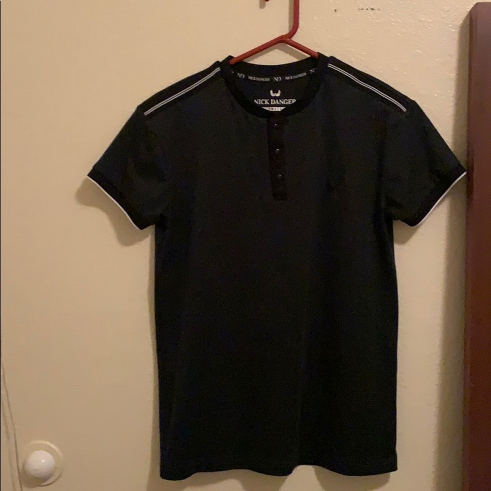 button t-shirt